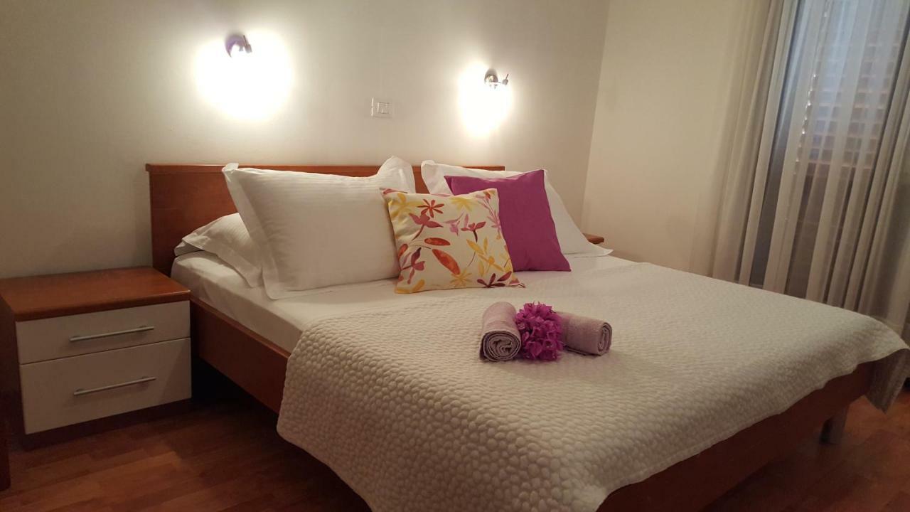 Apartments Marija Brela Luaran gambar